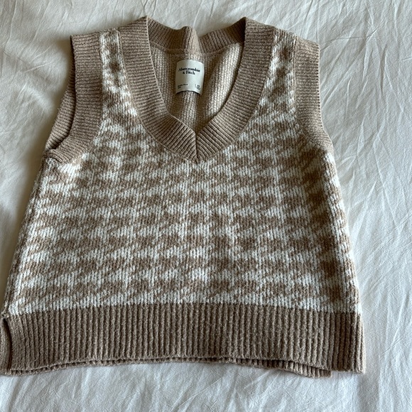 Abercrombie & Fitch Sweaters - Abercrombie Vest